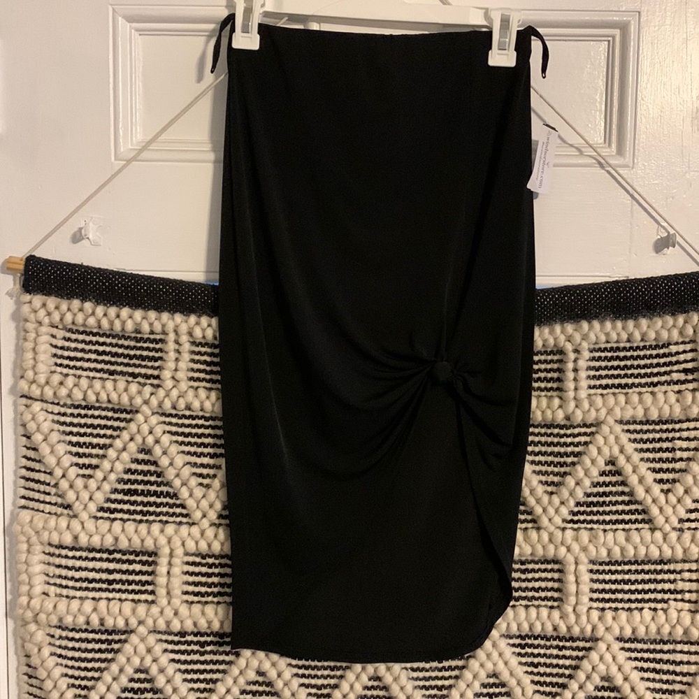 Windsor Tie Knot Skirt